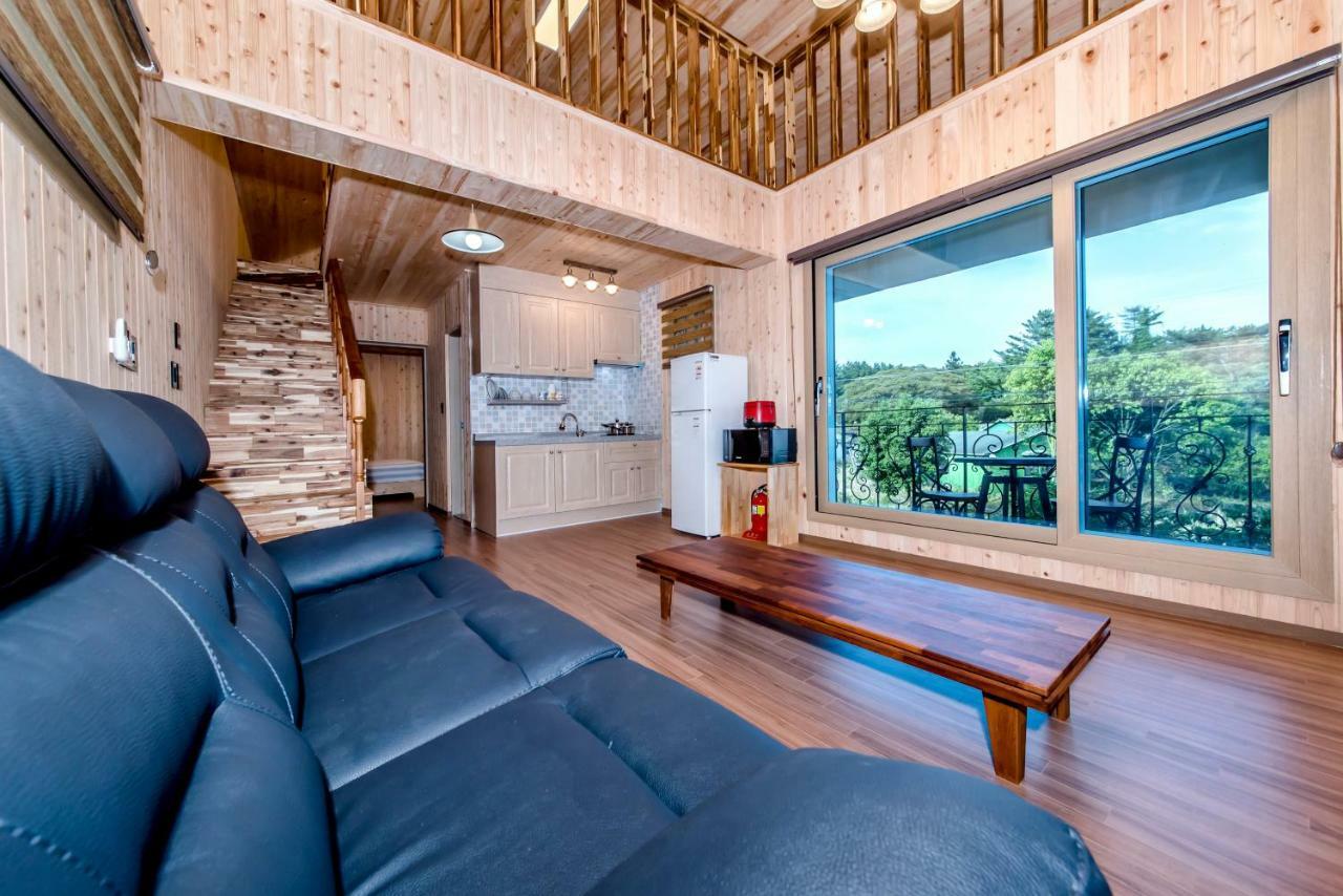 Dongbackdongsan Pension Jeju Luaran gambar